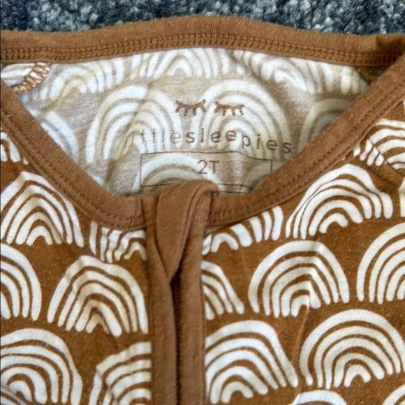 Little Sleepies Rust Rainbow Romper 2T - Picture 3 of 3